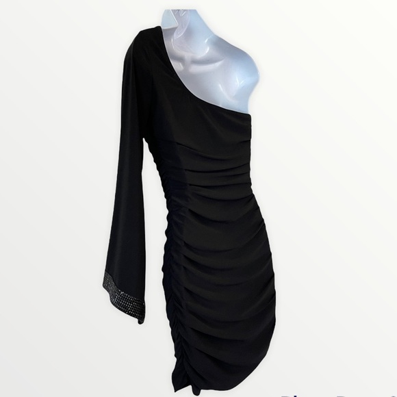 Taboo Black One Flare Sleeve Ruched Mini Dress - Picture 9 of 9